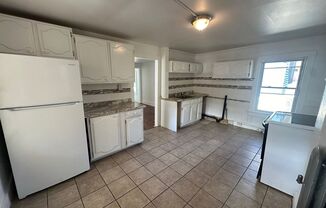 2 beds, 1 bath, 800 sqft, $1,650, Unit Robbins Ave