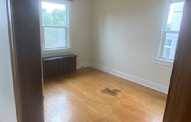 1 bed, 1 bath, 700 sqft, $1,550, Unit 30