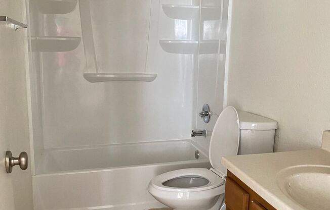 Roomy 2 bedroom 2 bathroom Apartment