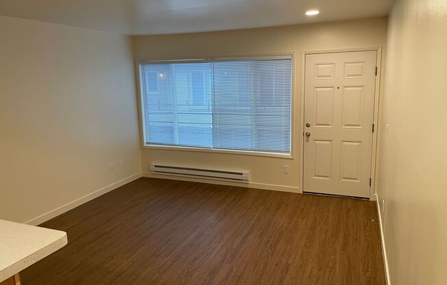 1 bed, 1 bath, $1,395, Unit 9037 - #3