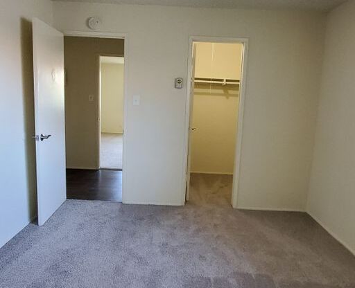 2 beds, 1 bath, 780 sqft, $2,200, Unit 35