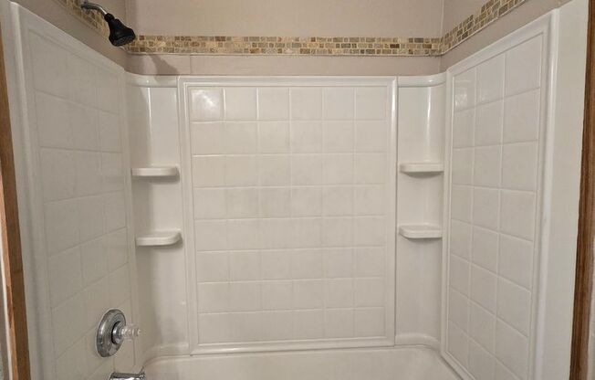 2 beds, 2 baths, $1,300, Unit # 1143
