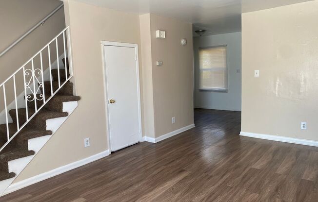 2 beds, 1.5 baths, 800 sqft, $1,290, Unit 4520-09