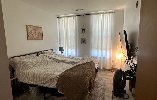 2 beds, 1 bath, 914 sqft, $1,750, Unit 504