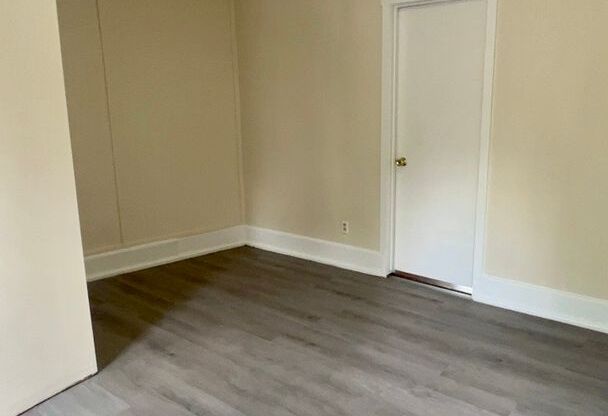 1 bed, 1 bath, 1,000 sqft, $550