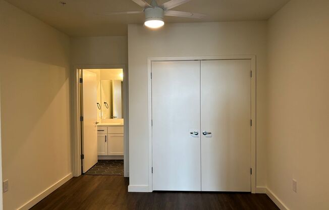 2 beds, 2 baths, 958 sqft, $2,325, Unit 810