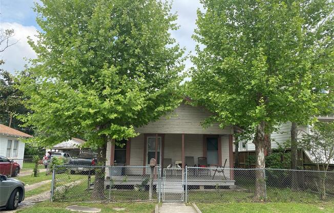 702 TABOR ST