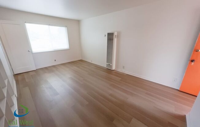 $ 2195 - Updated 1 Bed, 1 Bath Upstairs Apartment near Japan Town/Secured access!