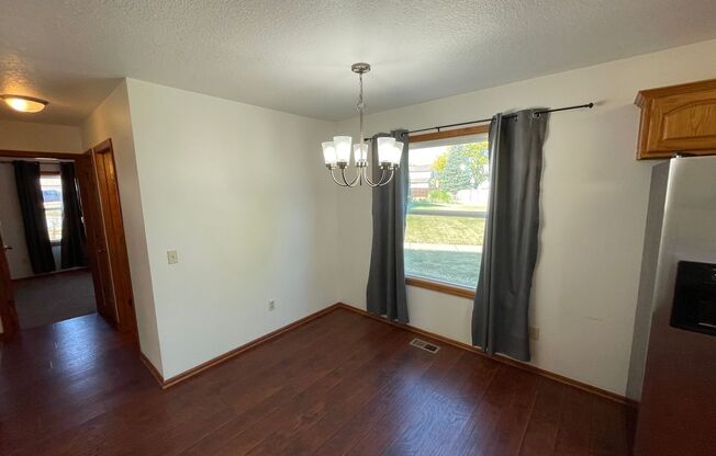 3 beds, 2 baths, $1,695