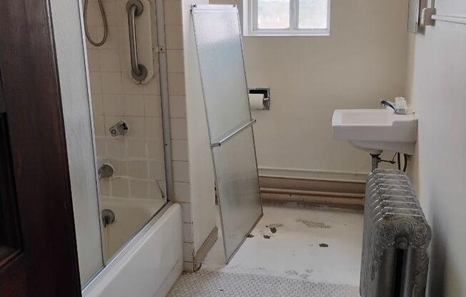 Studio, 1 bath, 248 sqft, $750, Unit 11-LA