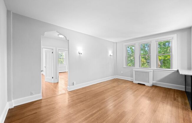 2 beds, 1 bath, 902 sqft, $2,300, Unit 210A