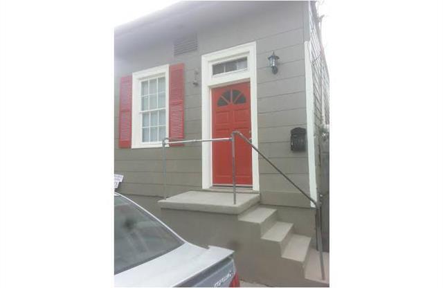 2 beds, 1 bath, 800 sqft, $1,495