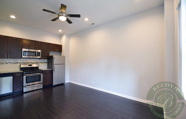 2 beds, 1 bath, 700 sqft, $2,200, Unit 103