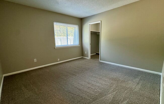 2 beds, 1.5 baths, 1,044 sqft, $975, Unit 8C