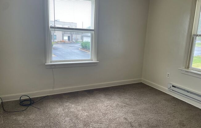Studio, 1 bath, 700 sqft, $825, Unit A5