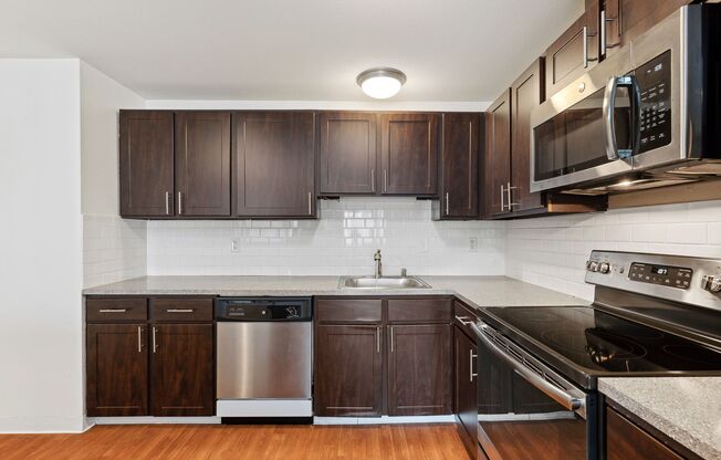 1 bed, 1 bath, 700 sqft, $1,595, Unit 1-203