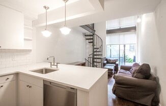 153 E 32 ST