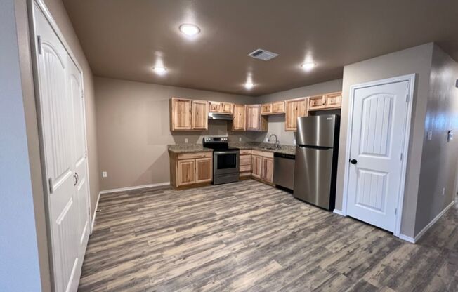 3 beds, 2 baths, $1,399