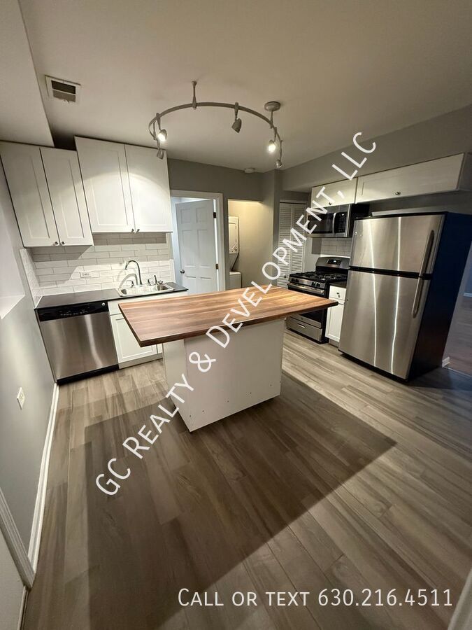 3266 W WRIGHTWOOD AVE