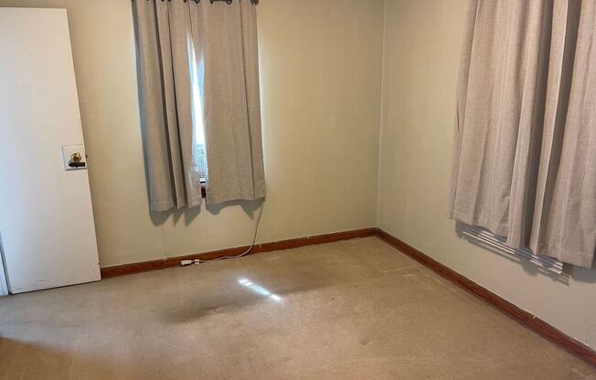 $695 - 2 bed 1 bath - Single Family Home