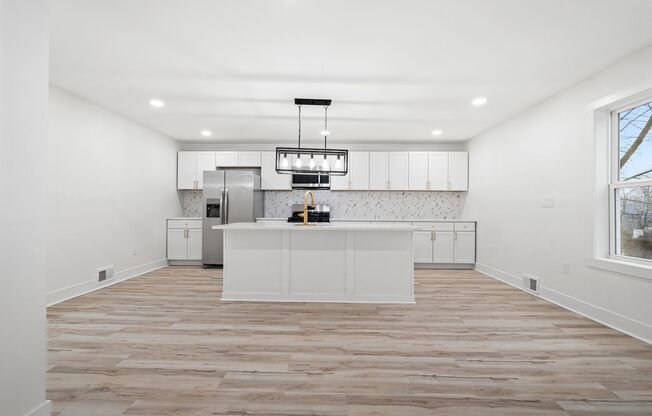 Gorgeous 3 bedroom home in Verona available now!