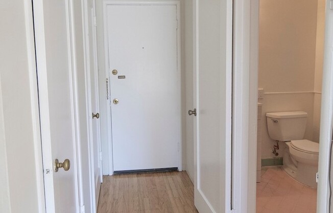 Studio, 1 bath, $1,050