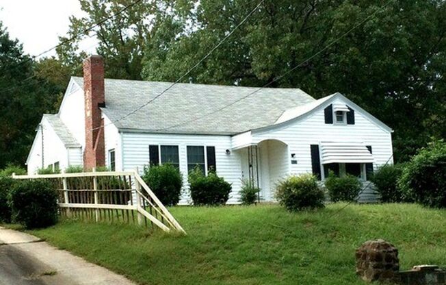 Lovely 3 Bedroom 2 Bath home. Available Now!