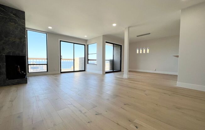 Beautifully Remodeled Condo with OCEAN VIEWS - Water Utility Included!