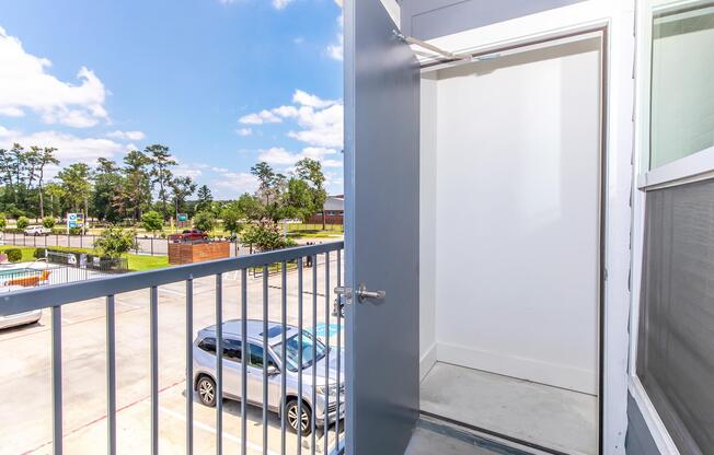 2 beds, 2 baths, 935 sqft, $1,375