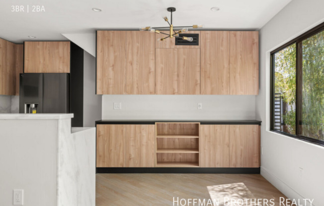 1450 1/2 CRES HTS BLVD