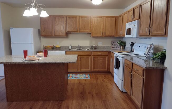 2 beds, 2 baths, 976 sqft, $1,525, Unit 1205