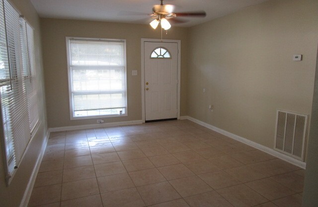 3 beds, 1 bath, $1,295