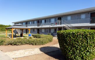 *OPEN HOUSE: 5/23 4:30-6:30PM* Spacious 2 BR in El Cajon with AC and Parking!