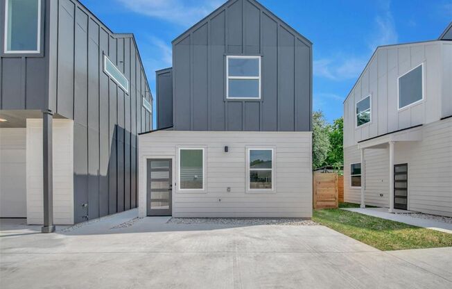 7603 Carver Ave #1