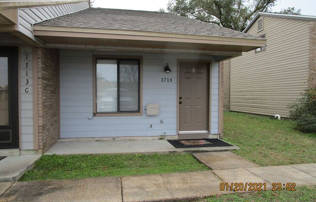 2 beds, 1.5 baths, $1,525