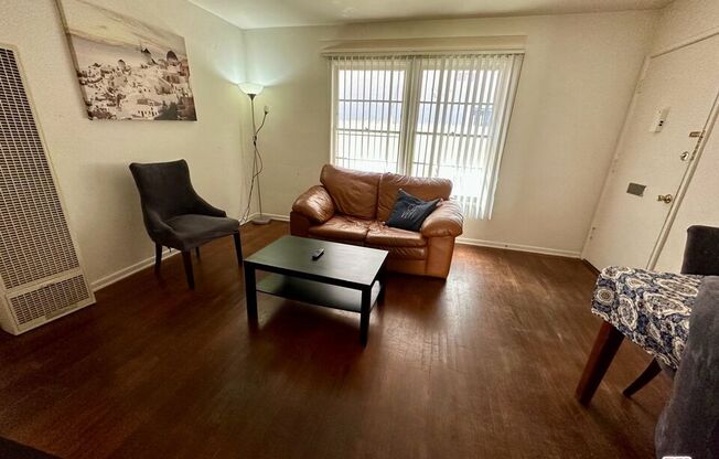 1 bed, 1 bath, 650 sqft, $2,200, Unit 4021 1/2