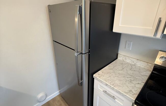 1 bed, 1 bath, 590 sqft, $1,395, Unit 924