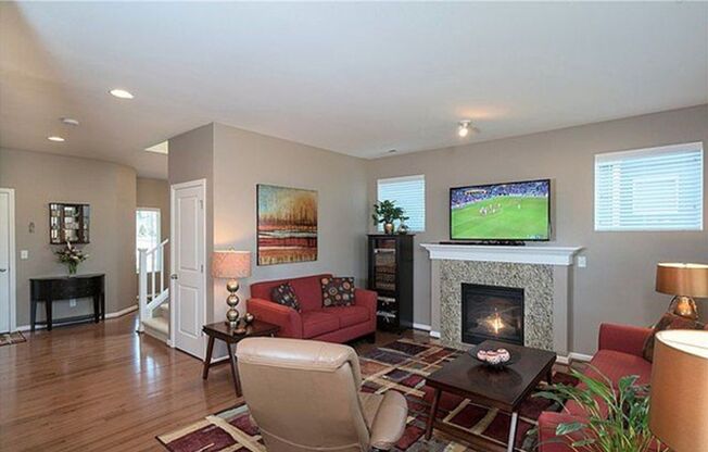 Exquisitely Beautiful Home with 3 bed and 2.5 Bath