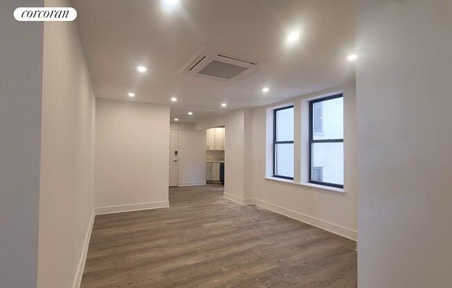 2 beds, 2 baths, $6,850, Unit 14R