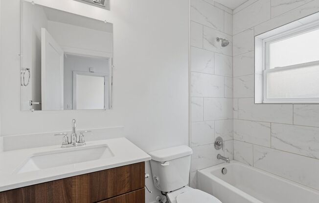 2 beds, 1 bath, $1,575, Unit 20