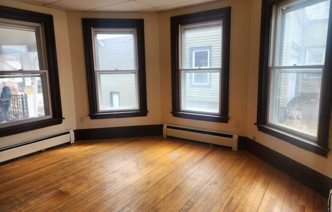 1 bed, 1 bath, 400 sqft, $1,100, Unit 2