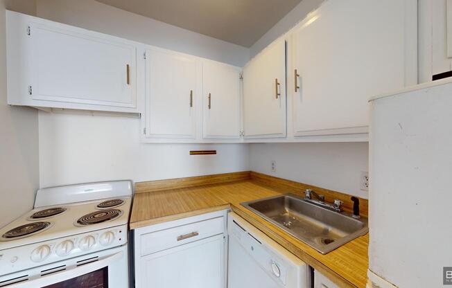 1 bed, 1 bath, $3,500, Unit 4FS