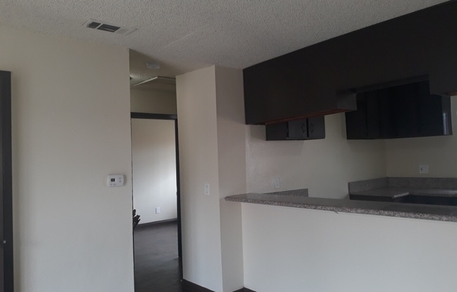 2 beds, 1 bath, 760 sqft, $2,195, Unit A8