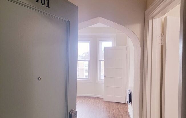 Studio, 1 bath, 450 sqft, $2,500, Unit 701