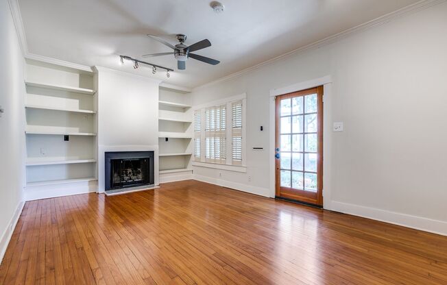 2-BEDROOM ALAMO HEIGHTS COTTAGE