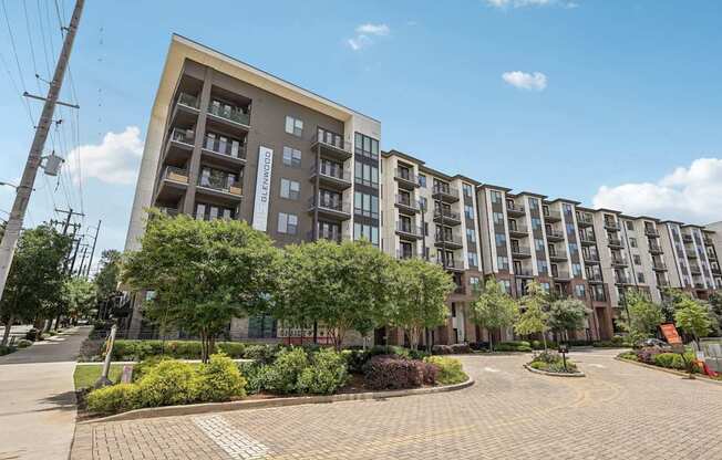 915 Glenwood apartments buildings and entrances