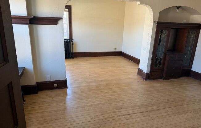 815 E Locust St