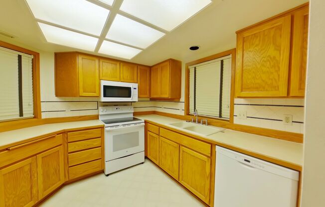 2 Bedroom Condo In Fantastic Location!