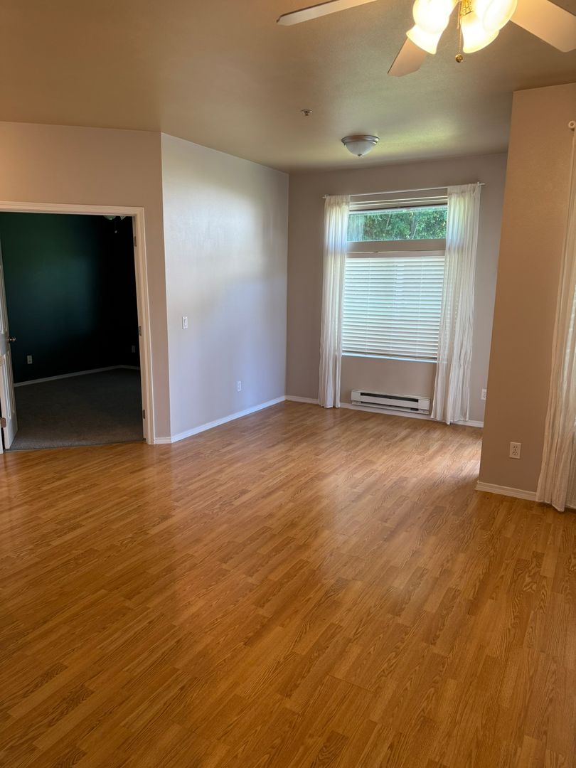2Bd/2Ba Kent Condo