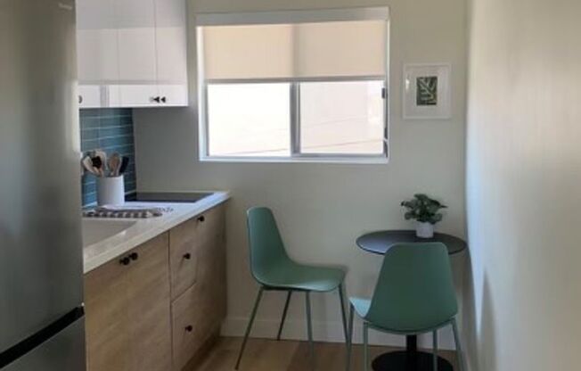 Studio, 1 bath, 290 sqft, $1,830